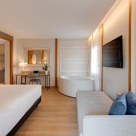 Hotel Boutique Mirlo برشلونة المظهر الخارجي الصورة A room at the hotel