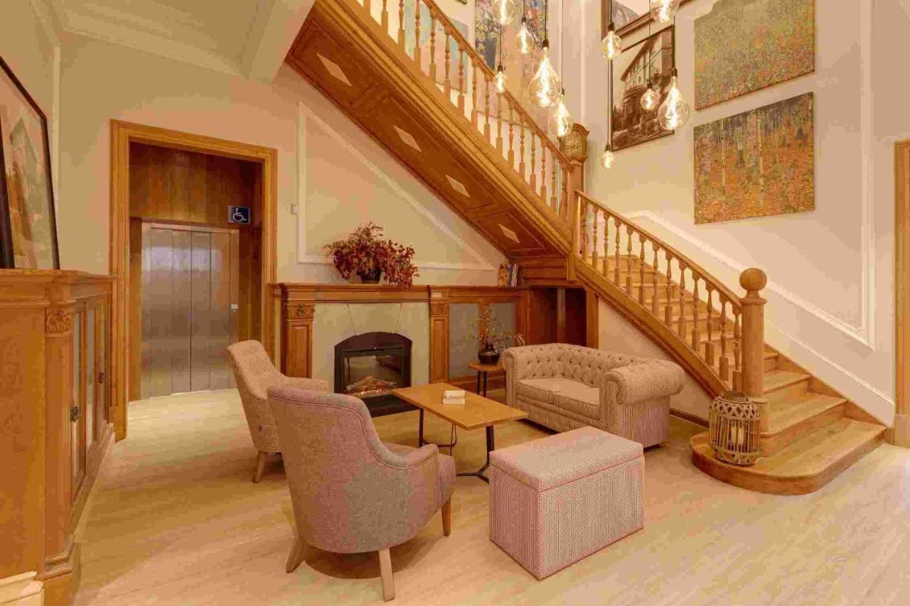 Hotel Boutique Mirlo برشلونة المظهر الخارجي الصورة The interior of the hotel