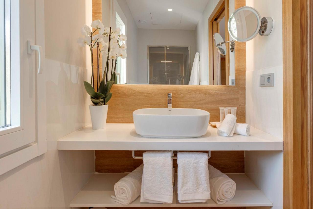 Hotel Boutique Mirlo برشلونة المظهر الخارجي الصورة Bathroom